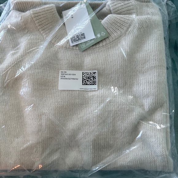 H&M light crewneck light sweater - Picture 5 of 6